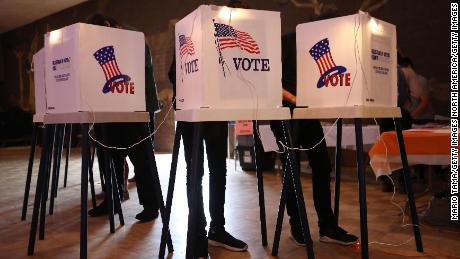 10 diferencias importantes entre demócratas y libertarios con similitudes