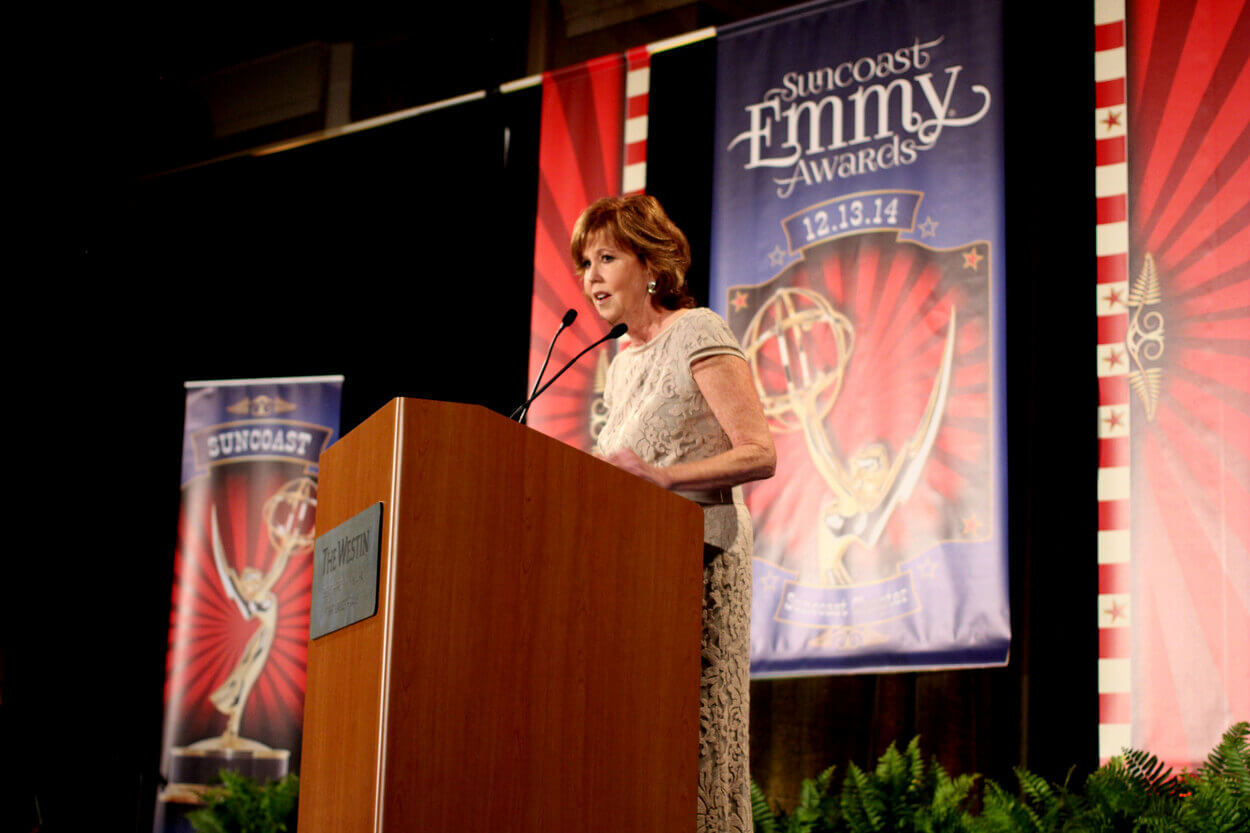 Una imagen de un show en vivo de los premios Emmy.