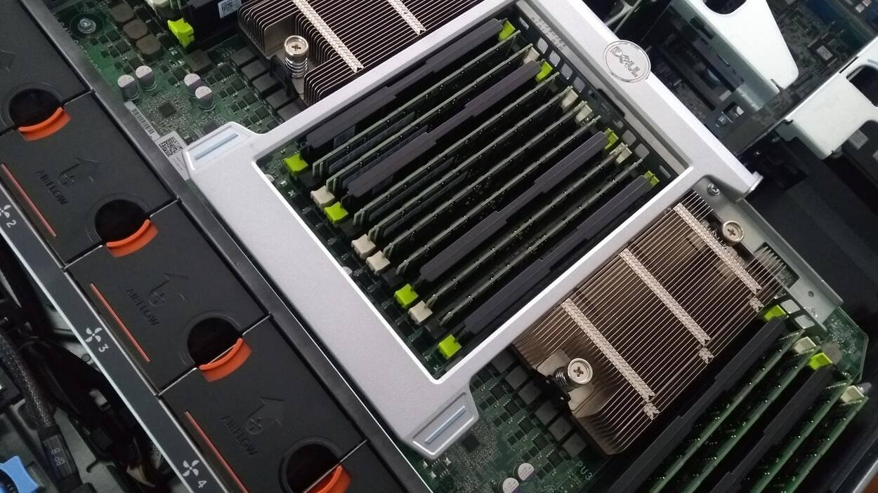Imagen de una placa base de una CPU.