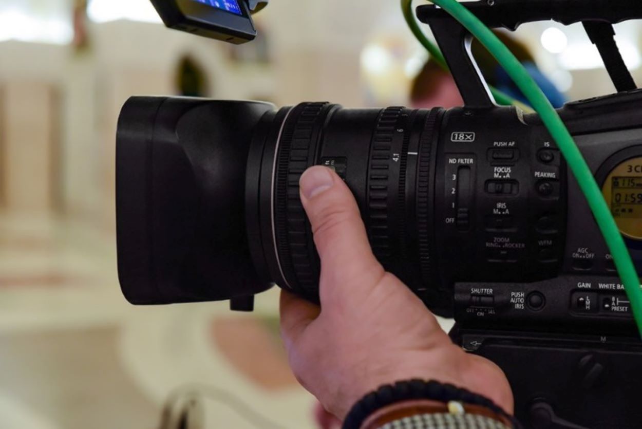 Actuar en una película o una serie de televisión no es tarea fácil