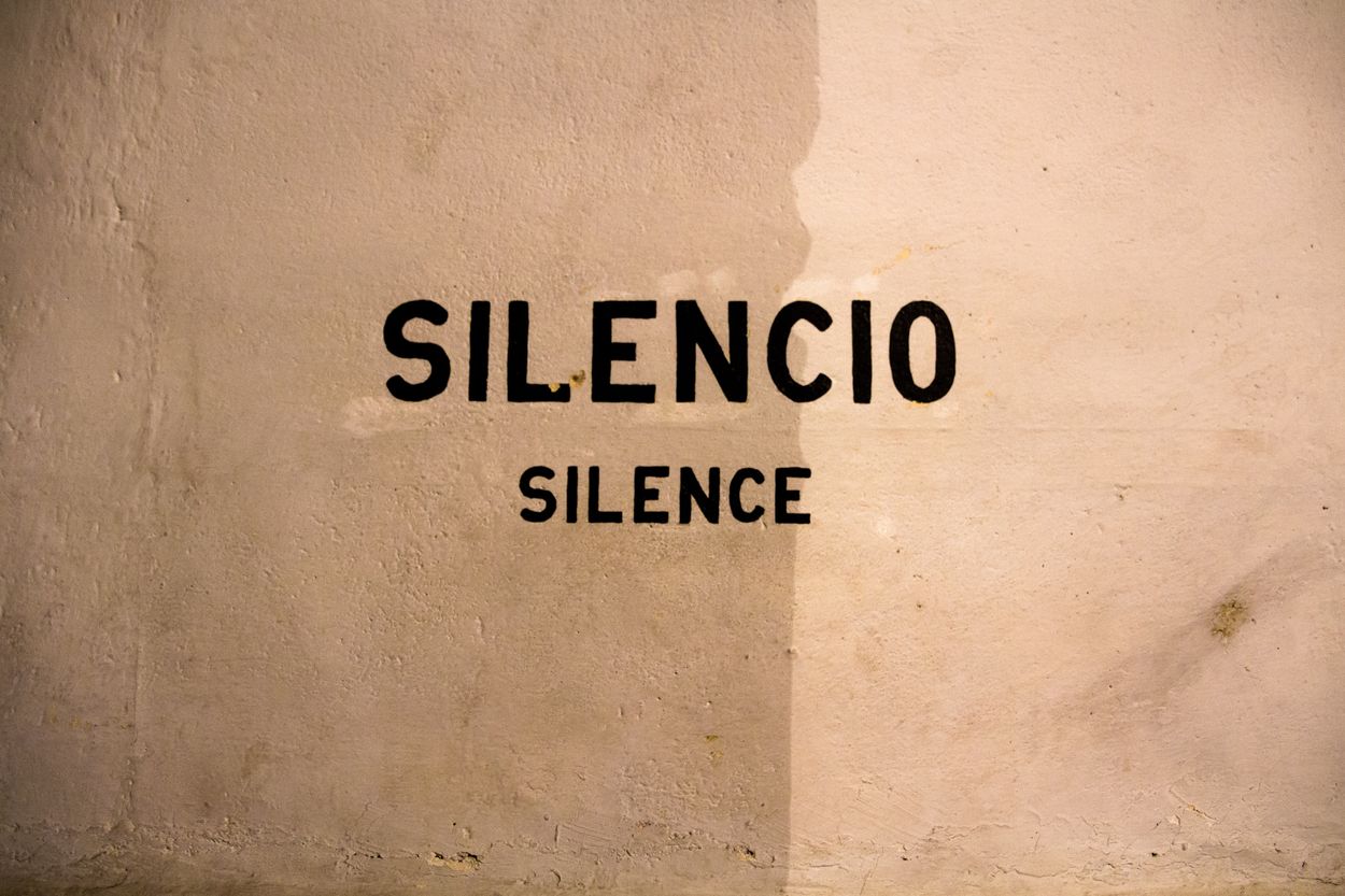 el silencio es también un lenguaje universal