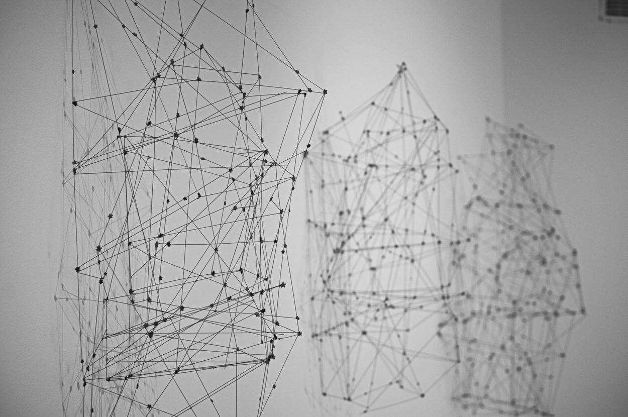 Una intrincada red de hilos.