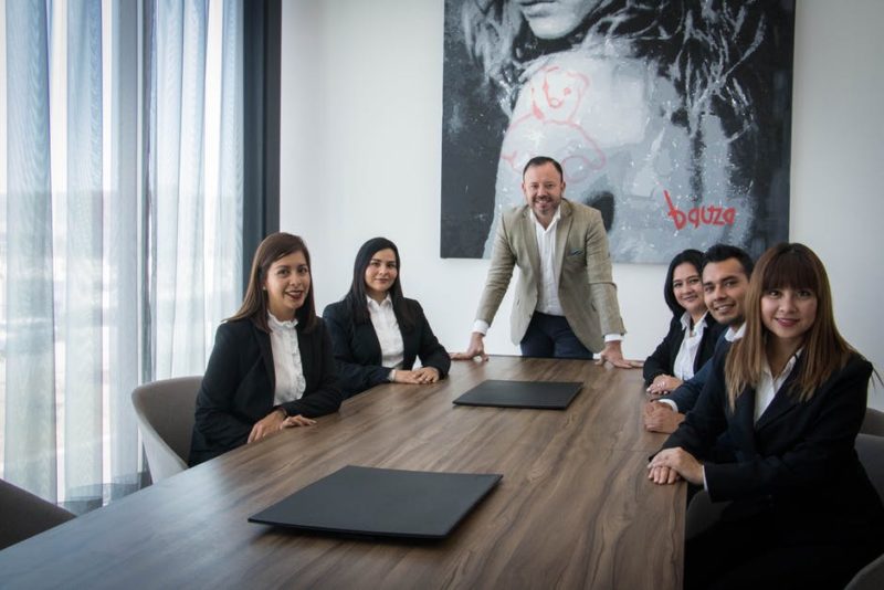 4 Diferencia oculta entre colega y compañero de trabajo