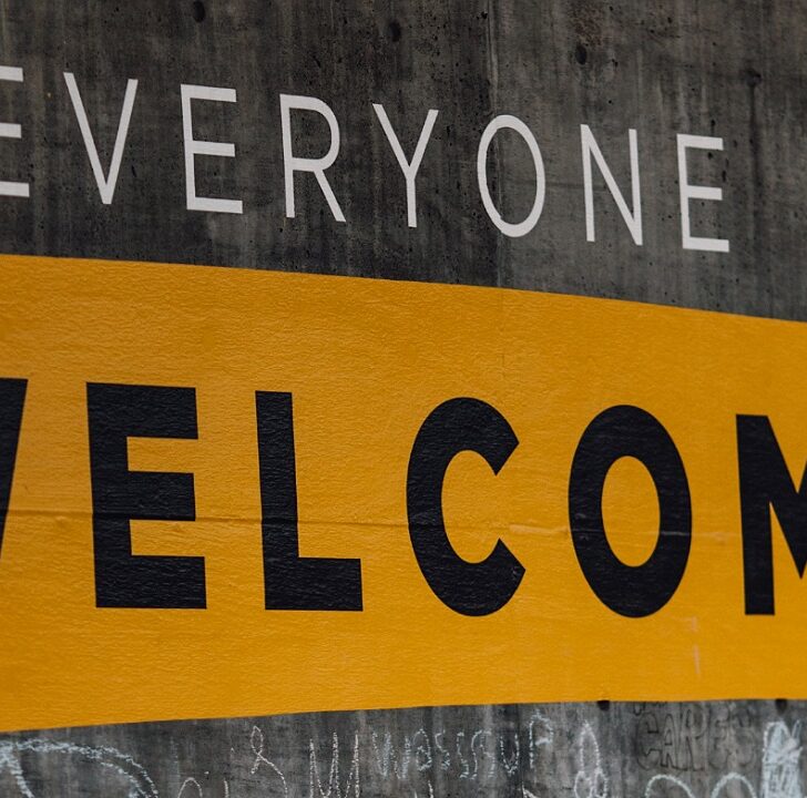 ¿Cuál es la diferencia entre bienvenida y bienvenida? (Hechos) – Todas las diferencias