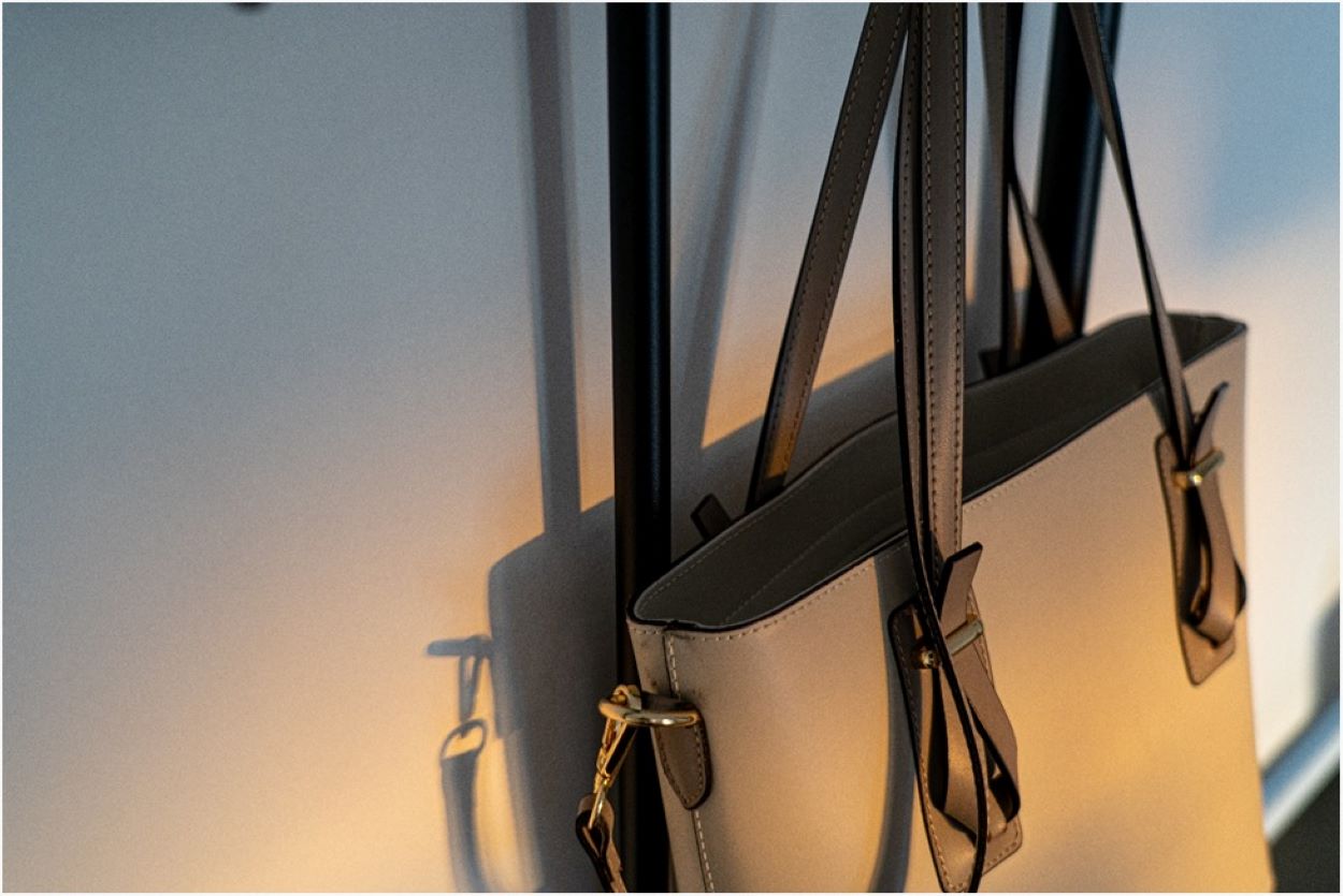 Coach ofrece productos de buena calidad a un precio asequible.