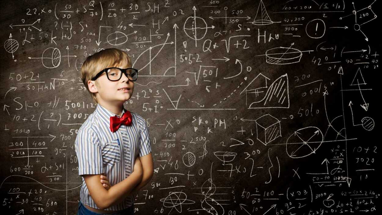 Ser inteligente VS ser inteligente (no es lo mismo): todas las diferencias