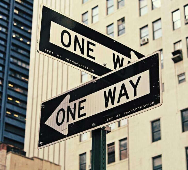 Carretera de 1 sentido y carretera de 2 sentidos: ¿cuál es la diferencia? – Todas las diferencias Carretera de 1 sentido y carretera de 2 sentidos: ¿cuál es la diferencia? – Todas las diferencias