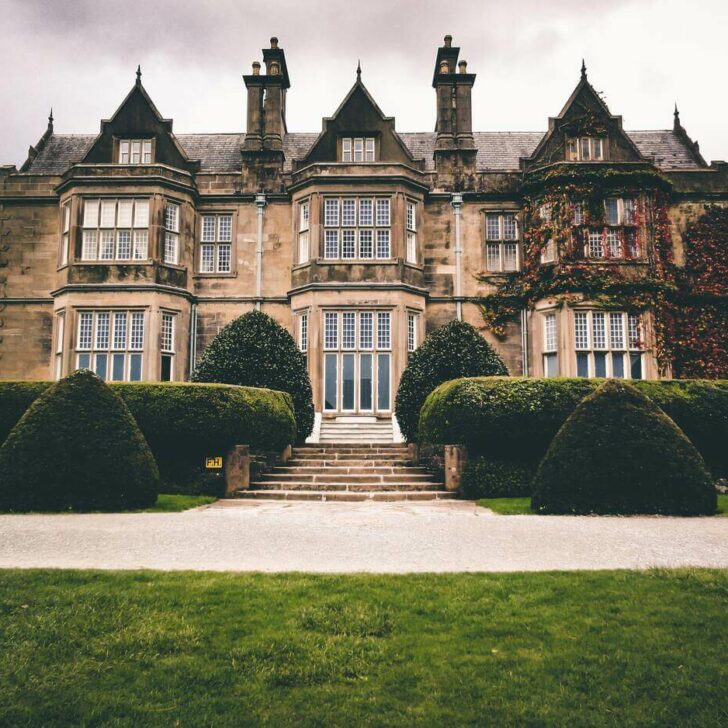 Manor vs. Mansion vs. House (Diferencias) – Todas las diferencias Manor vs. Mansion vs. House (Diferencias) – Todas las diferencias