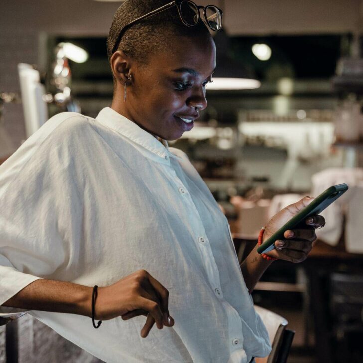 K, Ok, Okkk y Okay (Esto es lo que significa que una chica envíe mensajes de texto) - Todas las diferencias