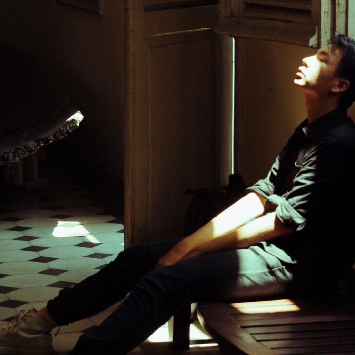 ¿Cuál es la diferencia entre arrepentimiento y remordimiento? (Distinguido) - Todas las diferencias ¿Cuál es la diferencia entre arrepentimiento y remordimiento? (Distinguido) - Todas las diferencias