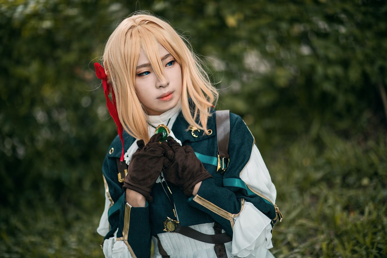 ¿Cuál es la diferencia entre cosplay y LARP? – Todas las diferencias Una persona disfrazada de Yui Ishikawa.
