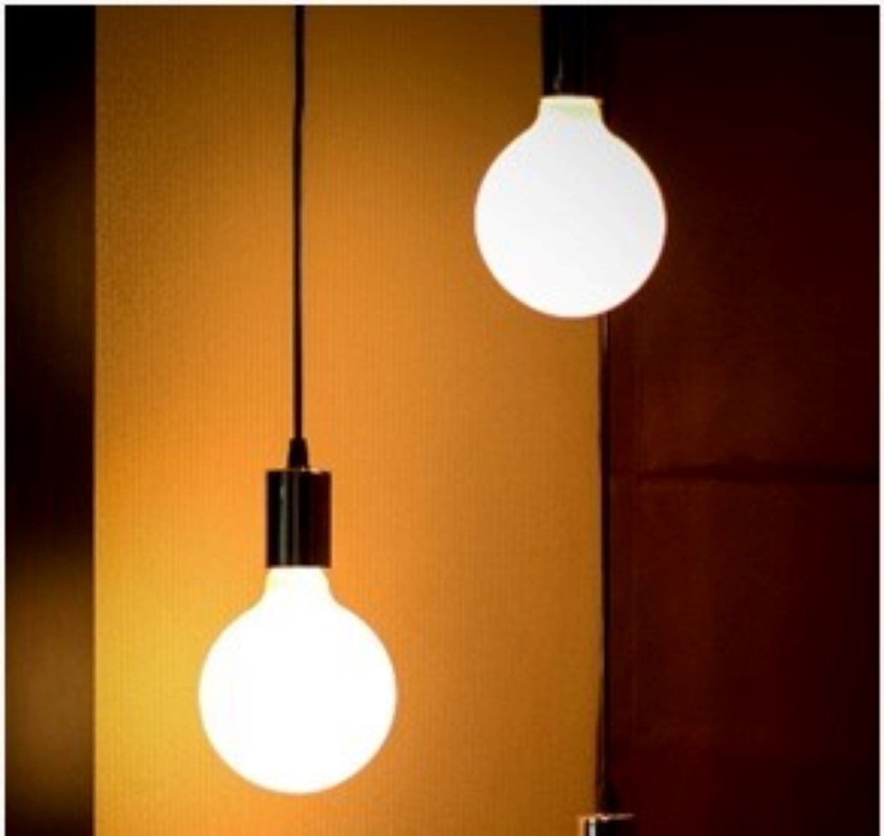 Las bombillas LED con temperaturas de color más bajas producen una luz amarillenta.