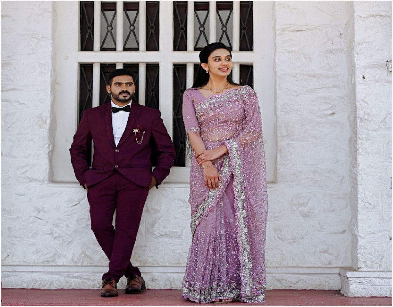 Una pareja con diferentes alturas.