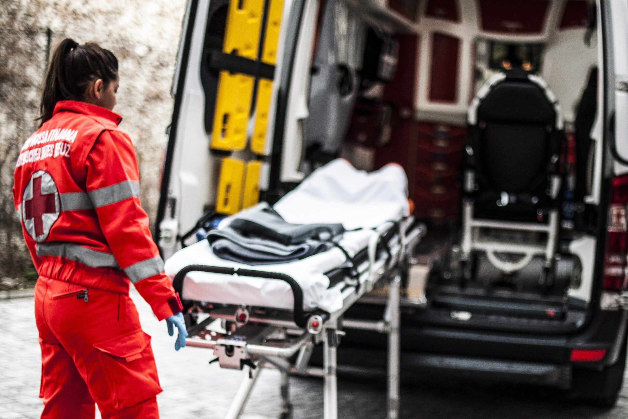 ¿Cuál es la diferencia entre un EMT y un EMR? – Todas las diferencias ¿Cuál es la diferencia entre un EMT y un EMR? – Todas las diferencias